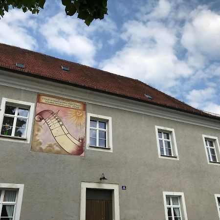 65Qm Wohnung Klosterblick Im Historischen Pfarrhaus Pielenhofen Екстериор снимка